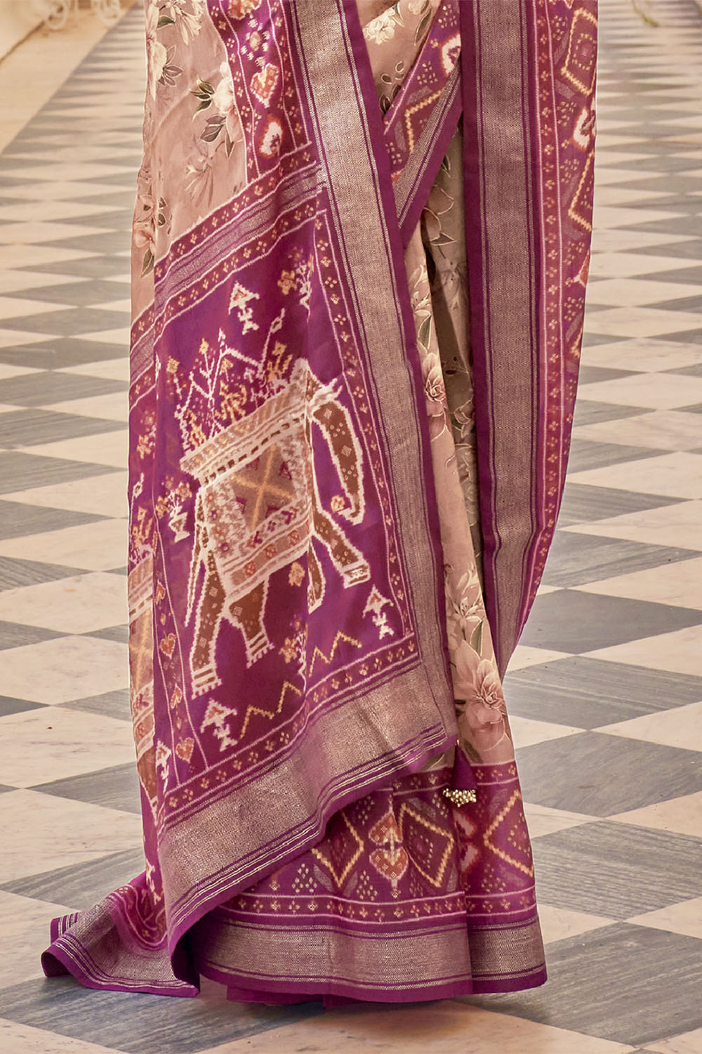 Creme with Pink Soft Floral Printed Saree with Ekat Border and Pallu