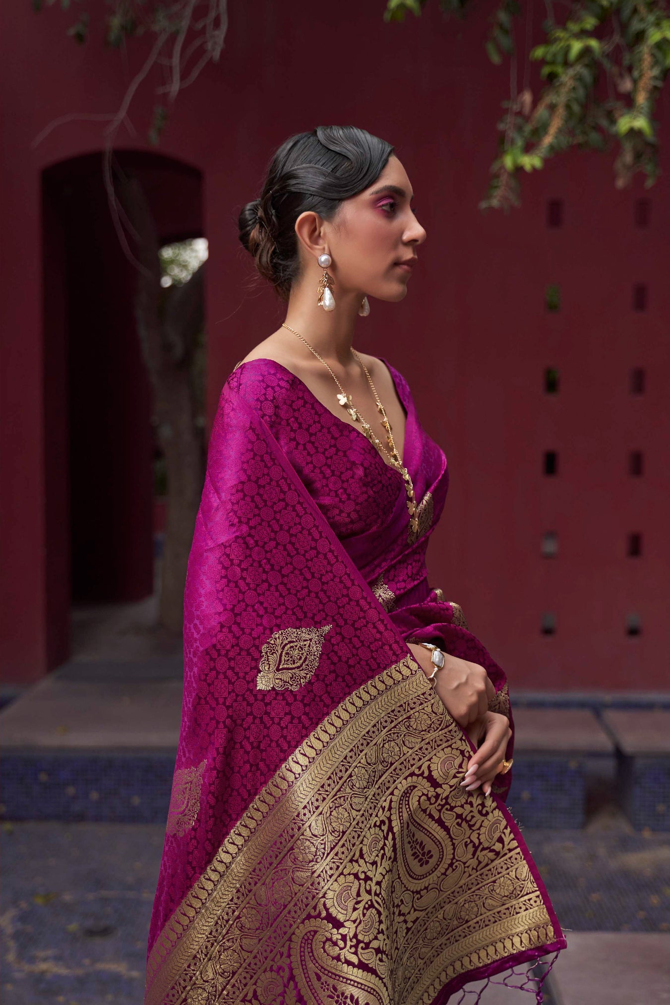 Ruby Pink Soft Kanjivaram Style Glamorous Saree with Zari Weaving