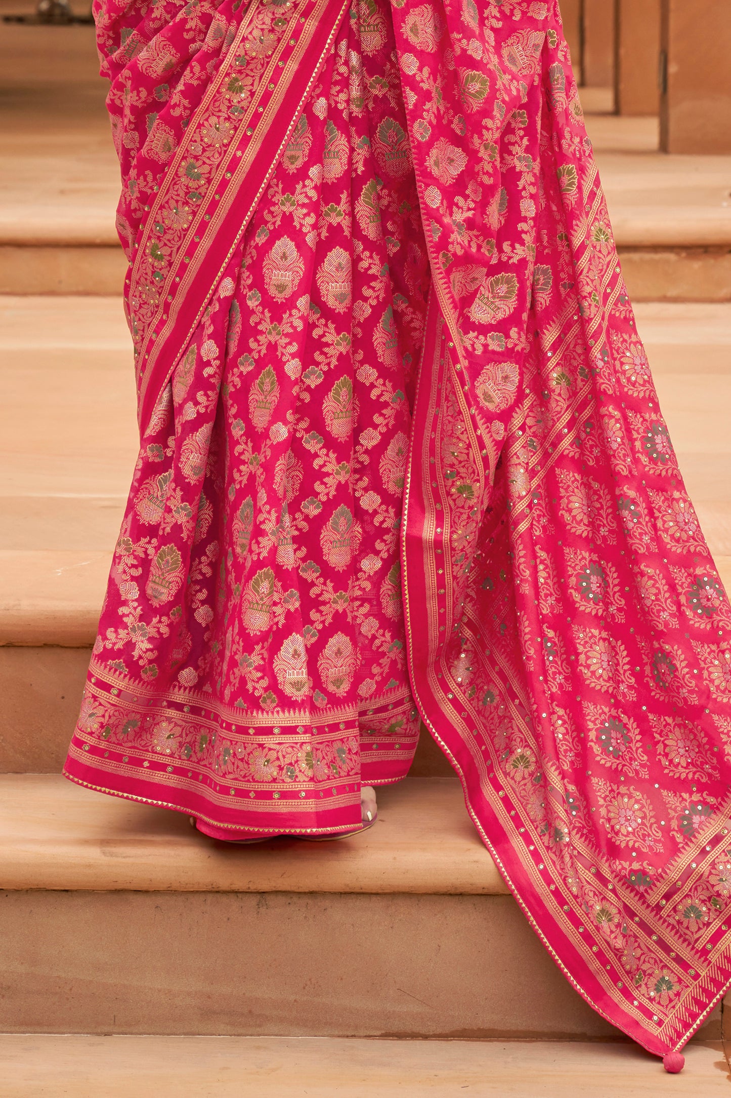 Bright Fuchsia Pink Floral Broad Design Border Soft Silk Saree